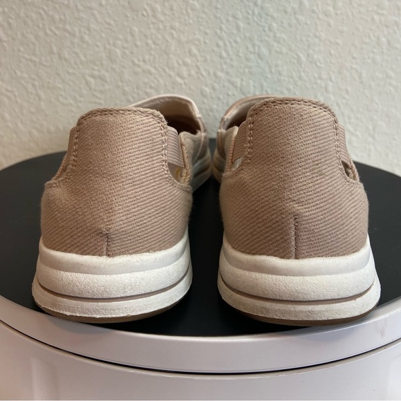 Clarks Women's Cloudsteppers Breeze Step II Tan/Cream Canvas Sandals 7 1/2 - Picture 2 of 9